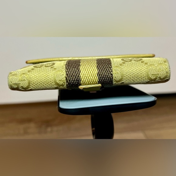 Authentic GUCCI Jackie Beige Green Monogram Wallet with Piston Lock - Picture 4 of 11